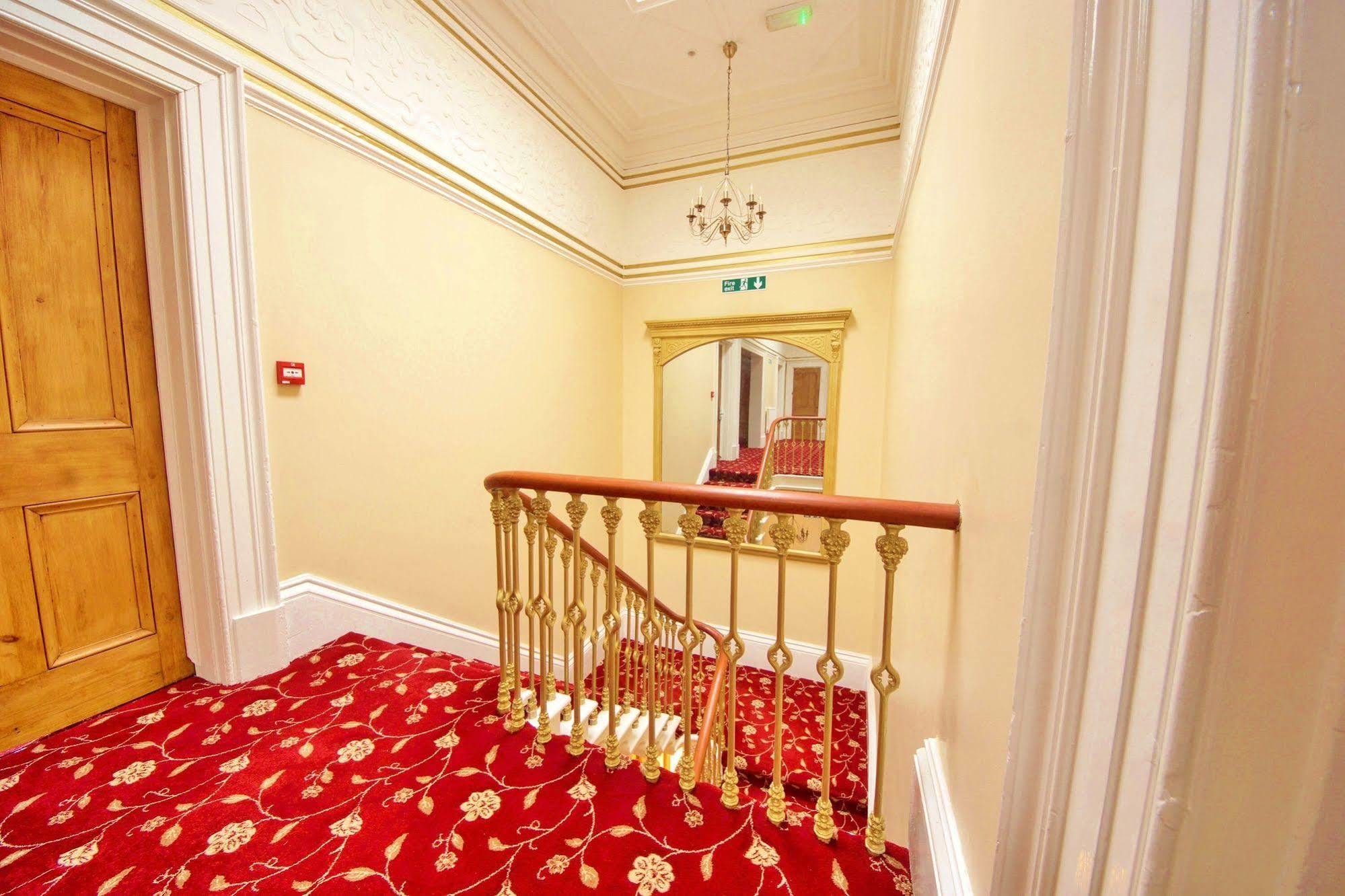 Edgerton Hotel Huddersfield Exterior foto
